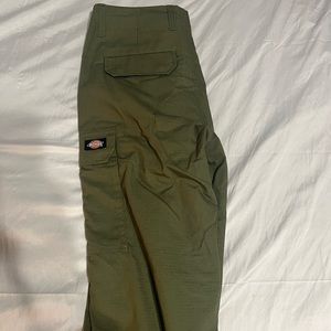 Dickies brand new cargo pants size 30. BRAND NEW NEVER WORN.
